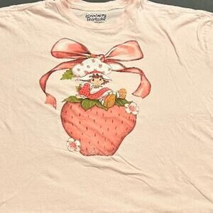 Strawberry Shortcake Women’s XL T-Shirt – Adorable Pink Graphic Tee